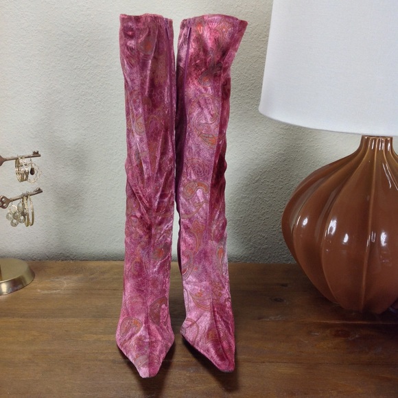 ❌Luichiny Pink Print Velvet Pointed Stiletto Boots - Picture 2 of 8